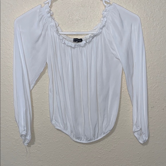Brandy Melville white off the shoulder top - Picture 4 of 5